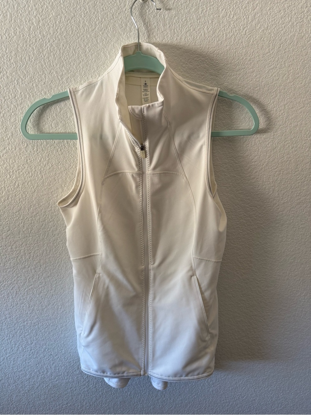 lululemon athletica Cream Full-Zip Sleeveless Vest